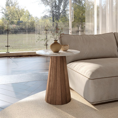Table d'appoint ronde 15,7 po / 19,6 po | Plateau en pierre et piédestal cannelé | Table de bout moderne pour le salon et la chambre à coucher