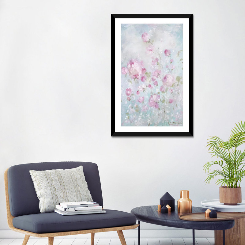 Reproduction d’art, "Whispering roses" par Debi coules, H 32 po x l 24 po x P 1 po, Blanc, Papier encadré noir
