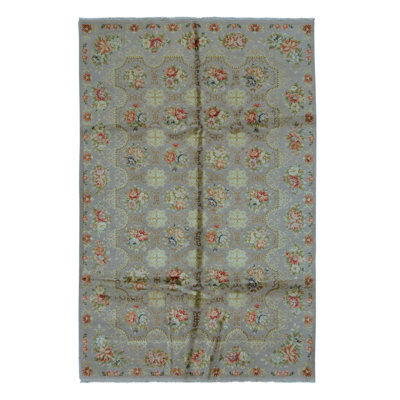 Hand Knotted Area Rug in Gray