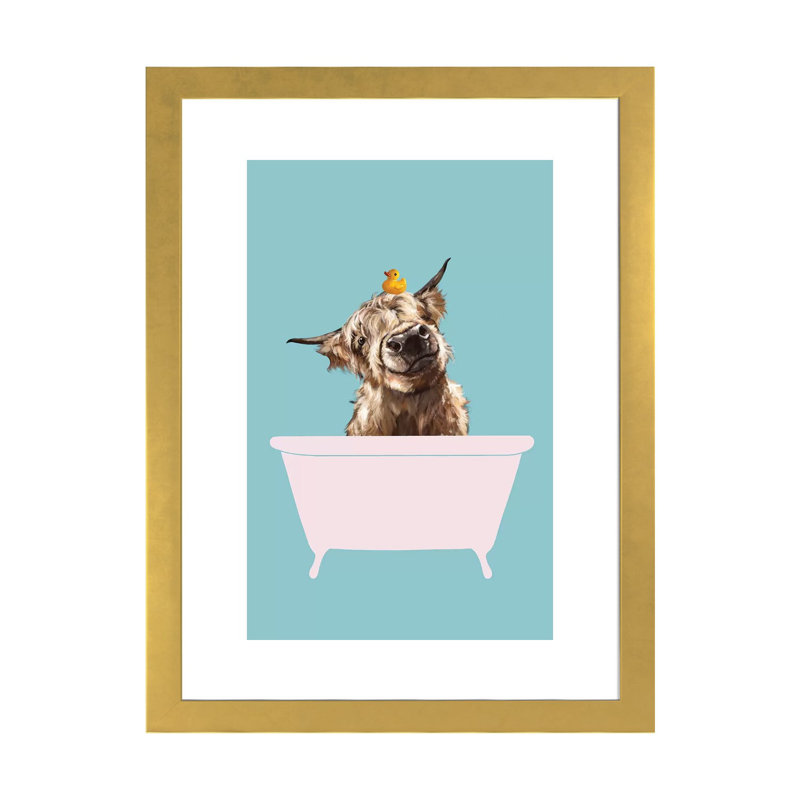 «Playful Highland Cow in Bathaign» par Big Nose Work - impression d'art graphique, H 24 po x l 16 po x P 1 po, Blanc