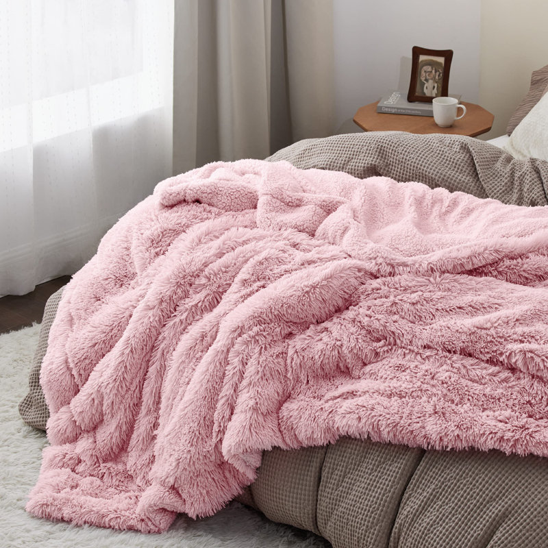 Couvertures en fausse fourrure Cozy Winter Collection, L 90 po x L 90 po, Rose