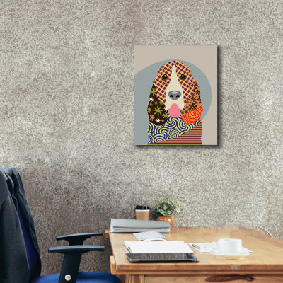 «Basset Hound Dog» par Lanre Adefioyue