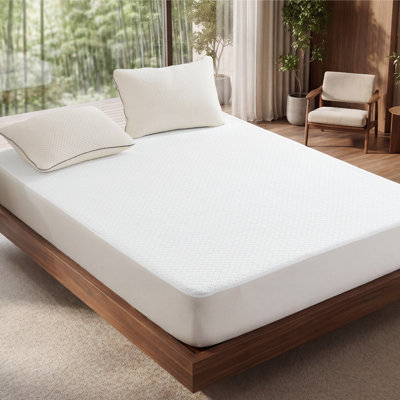  Waterproof Mattress Protector California King Size, Premium Bamboo Viscose Noiseless 3D Air Fabric Natural Cooling Mattress Cover with 8''-21'' Deep Pocket, Machine Washable
