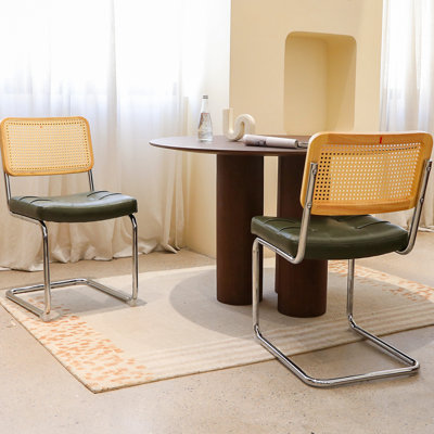 2 chaises de salle à manger en cuir foncé de style moderne Mid-Century avec pieds, revêtues de tissu d'ameublement pour diverses pièces