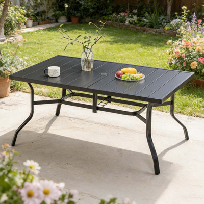 Table de salle à manger d'extérieur pour 6, plateau en lattes d'acier thermolaqué avec trou de parasol 2,16 po