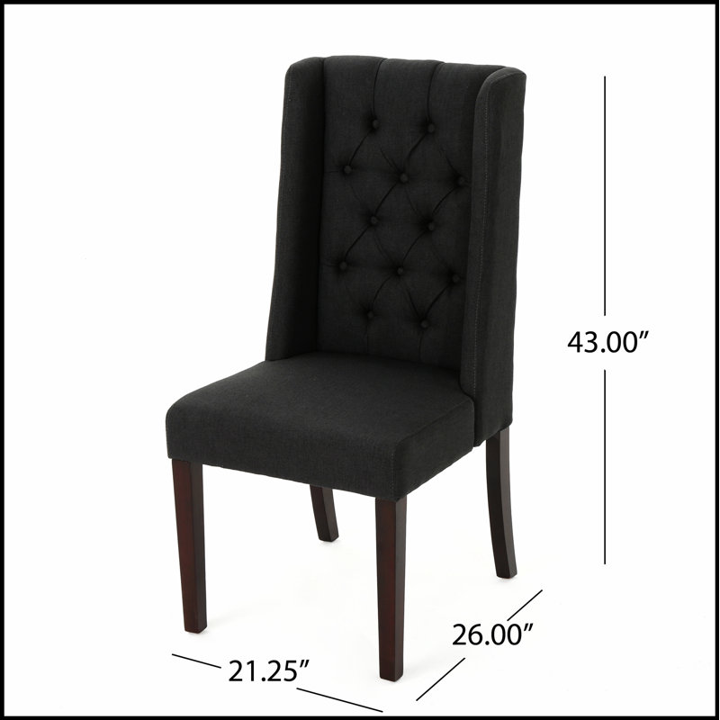 Ensemble de deux chaises capitonnées élégantes avec dossier haut et fabrication robuste, parfaites pour les intérieurs modernes et classiques.
