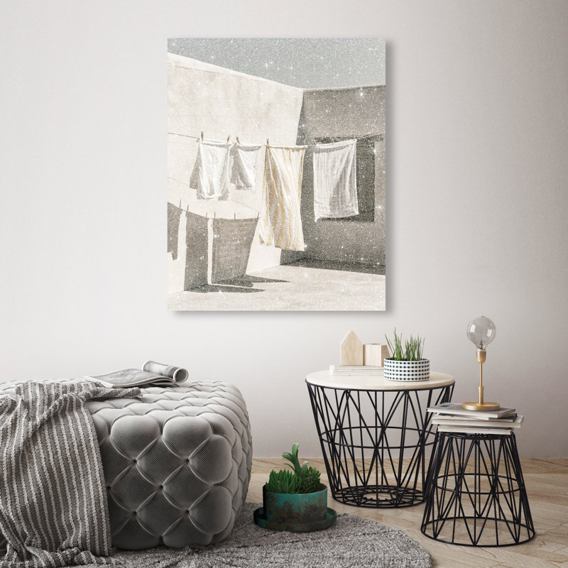 Coton séchant | Toile imprimée pour salle de bain et lessive avec reflets de poussière de diamant par Oliver Gal, 30"H x 24"W