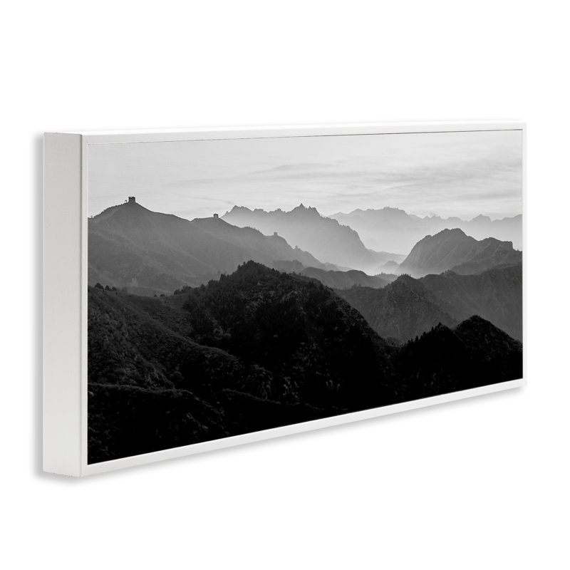 «Misty Sky Open Mountain Landscape» par Danita Delimont - reproduction de photo, Giclée encadrée blanc bord de mer