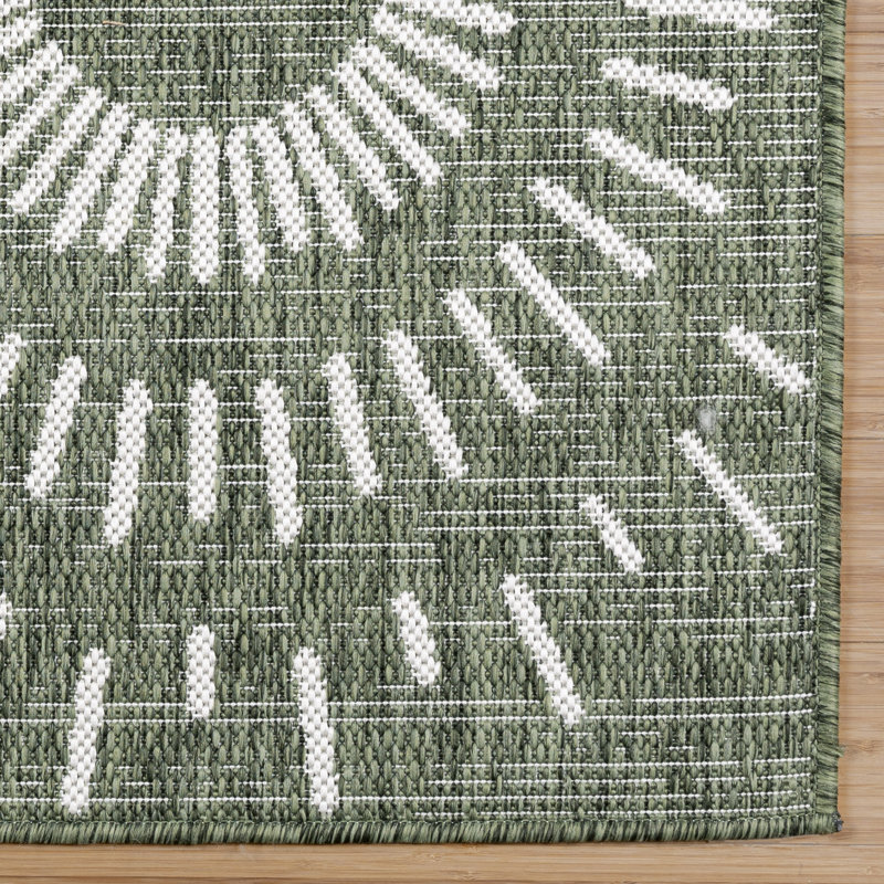Savara Holdenville Green Cream Ivory Global Sunburst Indoor/ Outdoor Polypropylene Flatweave Area Rug, Rectangle 8'9" x 13'1"