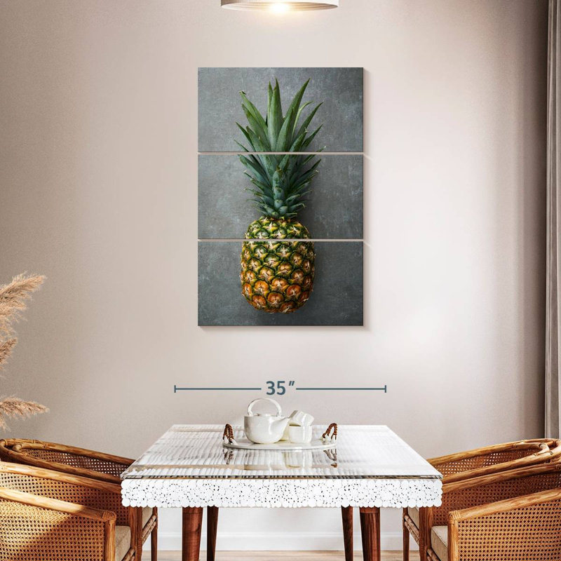 Yarlin, portrait d'ananas, H 45 po x l 28 po