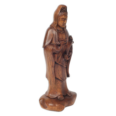 Beautiful Kwan Im Figurine
