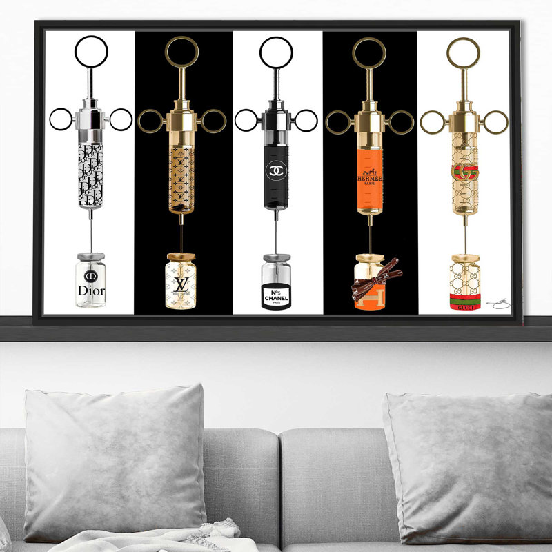 «Shot Of Couture (Horizontal)» par Jodi - impression, H 31,5 po x l 51,5 po x P 2 po, Cadre flottant noir