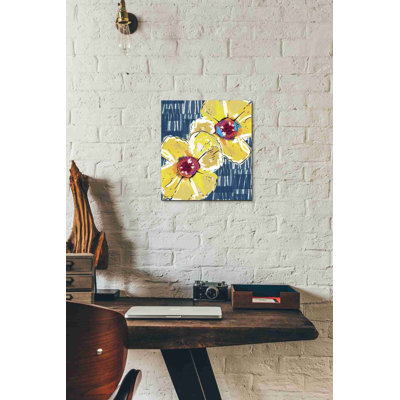 «Yellow Poppies on Blue» par Linda Woods, reproduction d'art sur toile tendue