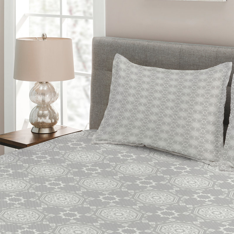 Oriental Polyester Floral Coverlet, King Bedspread + 2 Shams