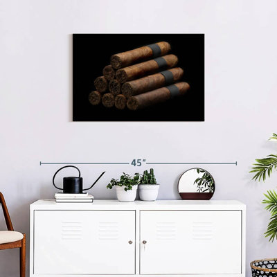 Senne Robusto Cigar Pyramid