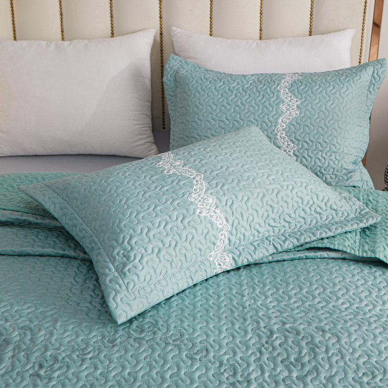Polyester Percale Floral Coverlet, King Coverlet / Bedspread + 2 Shams, Green
