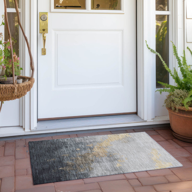 Tapis intérieur / extérieur doré lavable à la machine Xhevrie, Rectangle 1 pi 8 po x 2 pi 6 po