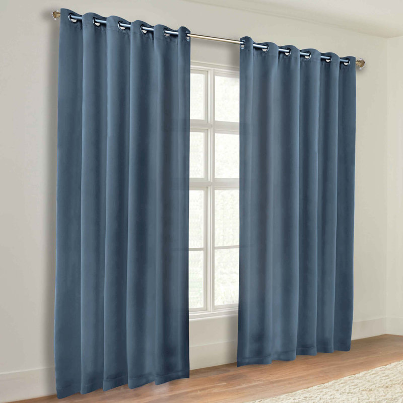 Paire de rideaux obscurcissant avec œillets Millendon, L 70 po x L 84 po, Bleu denim
