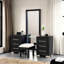 Coiffeuse noire moderne pour chambre à coucher, plus de 5 tiroirs, bois massif, dessus en verre, miroir tactile, tabouret inclus. Éclairage DEL contemporain de 8 mm.