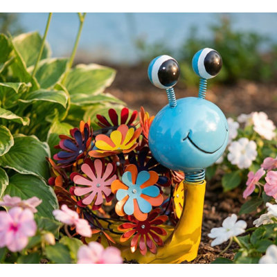 Solar Lighted Snail Statue with Flower Body