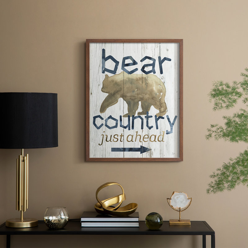 «Bear Country», reproduction encadrée - bois massif, H 11 po x l 9 po, Noyer