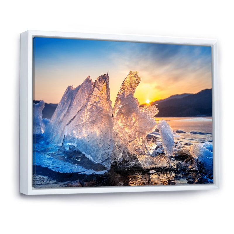 Impression sur toile Icy Alaskan Wilderness I, Cadre flottant blanc, H 34 po x l 44 po x P 1,5 po