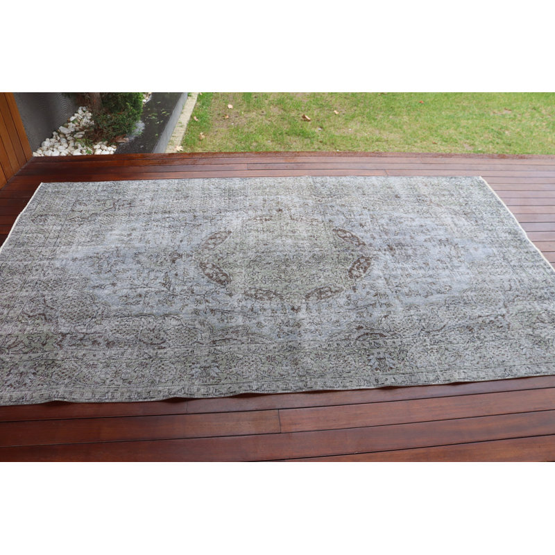 Tapis turc rétro tissé à la main dans des tons de gris pour une décoration intérieure élégante