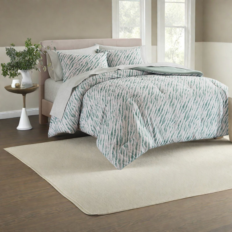 Striped and Abstract Comforter Set