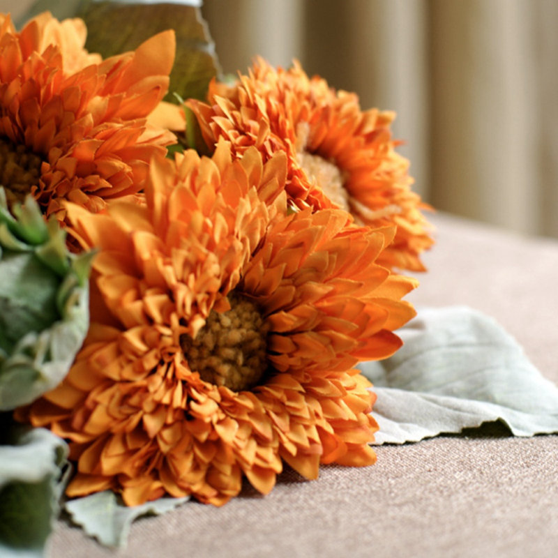 Un bouquet simulé de peintures à l'huile de tournesols, Orange