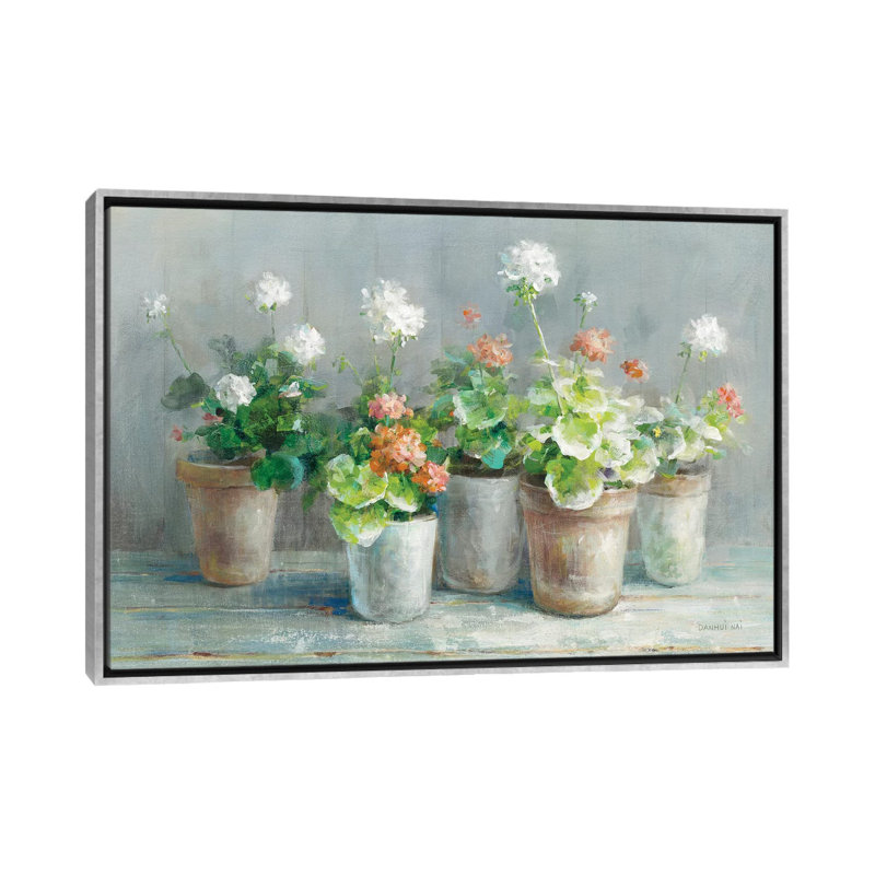 «Farmhouse Geraniums Crop» par Danhui Nai - impression, Toile avec cadre argenté, Pas de tapis, H 26 po x l 40 po x 1,5 po