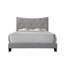 Grand lit contemporain en tissu gris avec structure en bois robuste et design élégant pour les chambres modernes