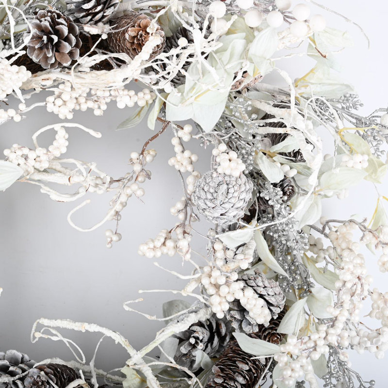 Couronne de Noël 24 po Faux Berry Pinecone Winter pour porte d'entrée