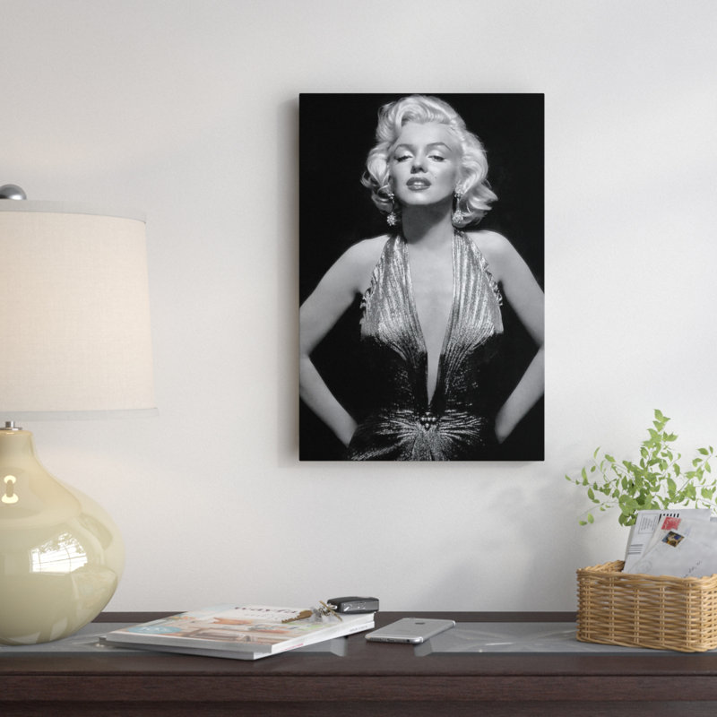 «Radio Iconic Marilyn Monroe», reproduction de photo sur toile, H 12 po x l 8 po x P 0,75 po, Toile tendue