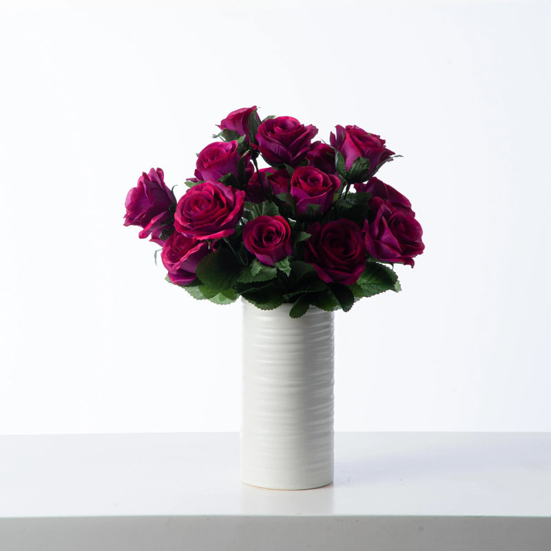 Arrangement floral en soie et magenta