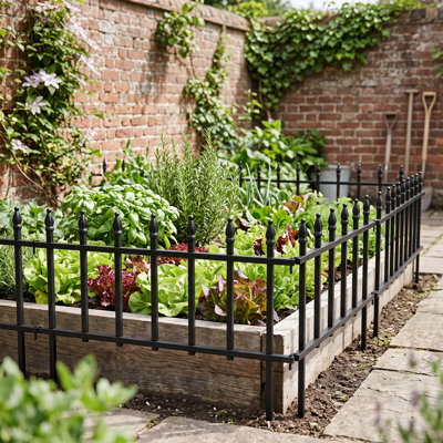 Set of 5 Decorative Metal Garden Fence Panels