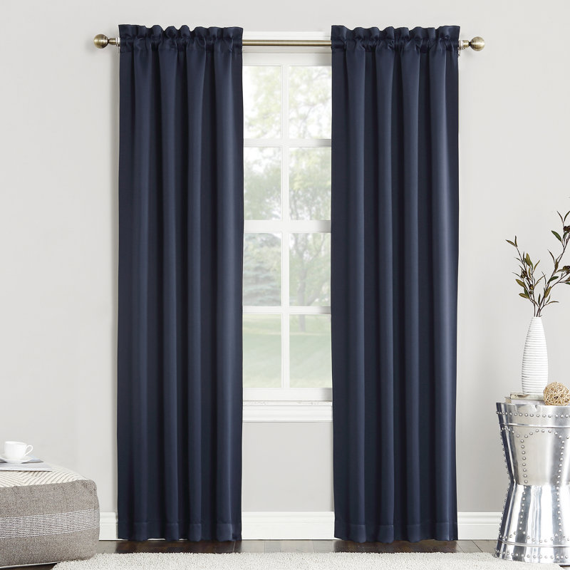 Panneau de rideau occultant thermique à œillets Wayfair Basics® Dorcia, Marine, l 40 po x L 63 po