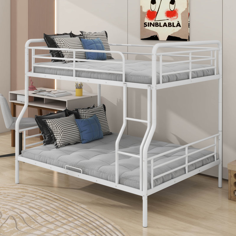Full XL Over Queen Metal Bunk Bed, Blanc