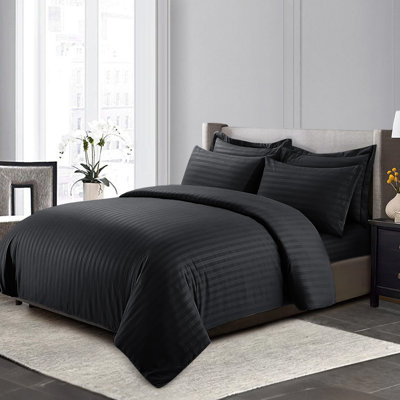 Microfiber 250 TC Reversible Complete Stripe Duvet Cover Set with Pillowcases
