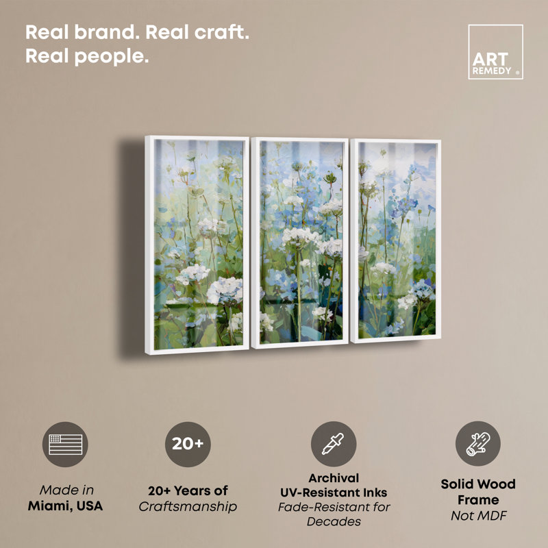 «White Blooms II Shadowbox Print» par Art Remedy, ensemble de 3, Cadre blanc