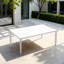 Table de patio extérieur, table de salle à manger avec trou pour parasol et plateau rectangulaire, table d'extérieur pour patio, cour arrière, balcon