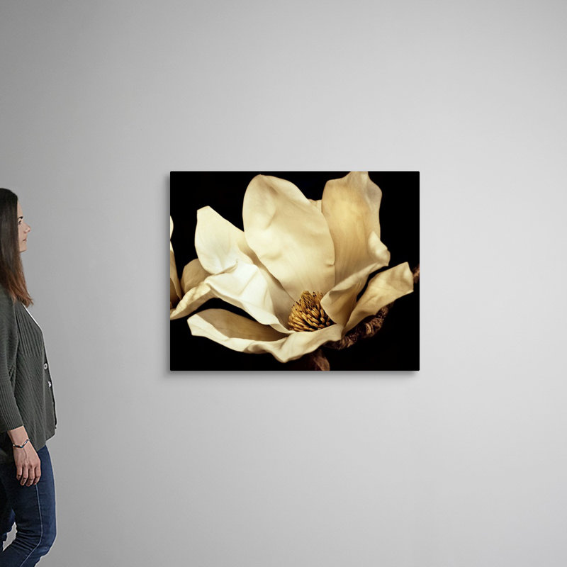 «Buttercream Magnolia I», art mural sur toile, H 40 po x l 32 po x P 1,25 po, Toile tendue