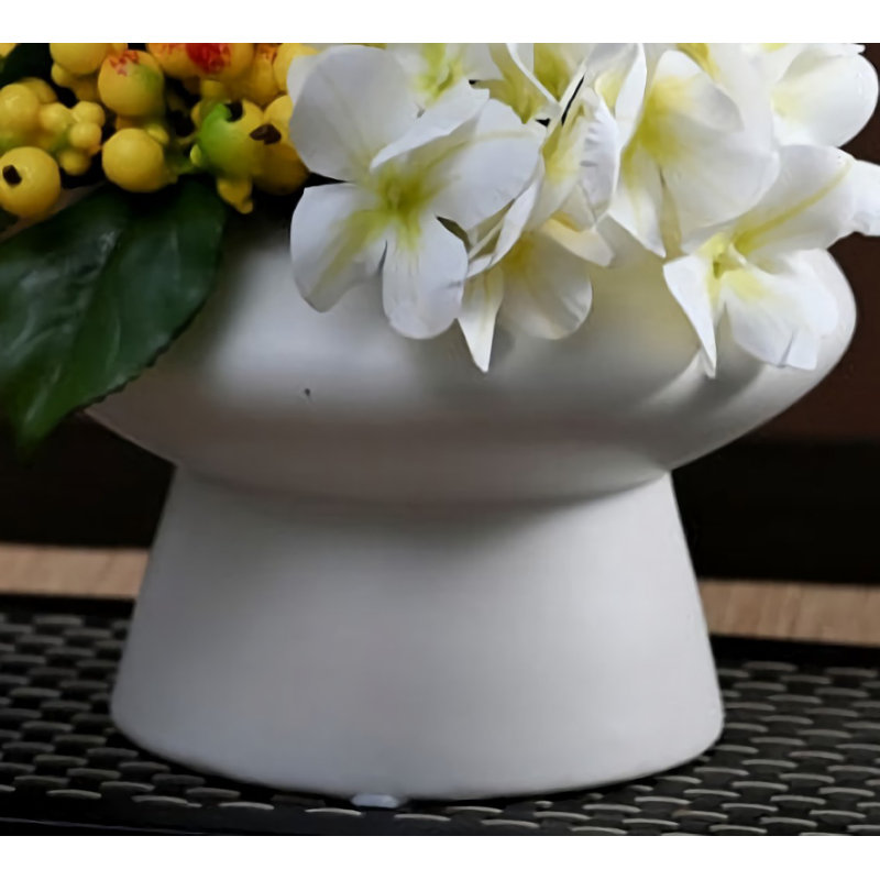 Décoration de fleurs simulées
