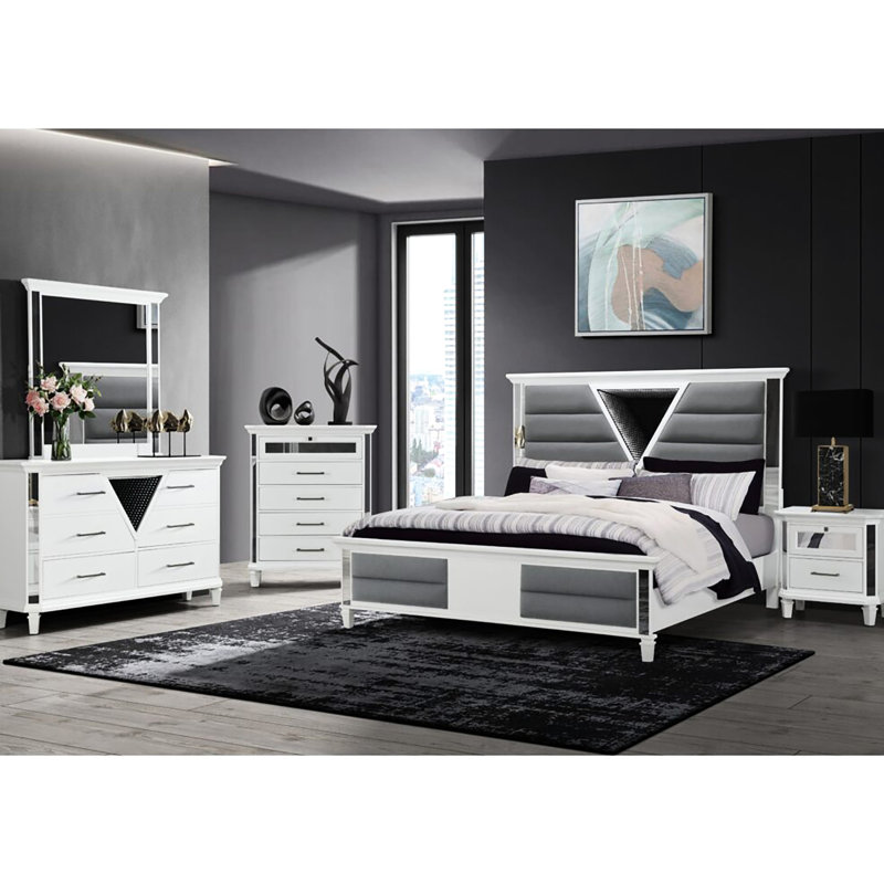 Grand lit lumineux à DEL avec détails en miroir, détails de chambre à coucher contemporains, ajout de matériaux en bois, construction