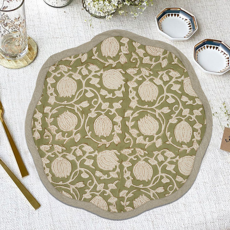 Fabdivine 15"Sophisticated Scalloped Placemats - 6 Kamal