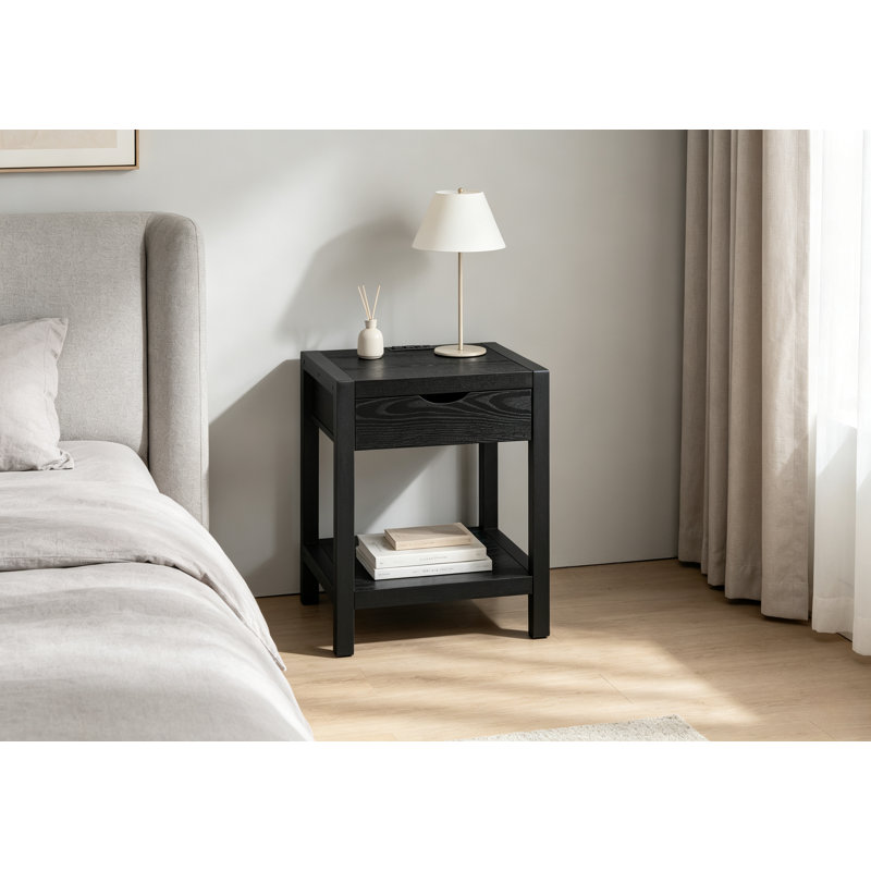 Table de chevet contemporaine de 61 cm (24 po), en stratifié chêne noir, avec tiroir, étagère à 2 niveaux et port USB, structure robuste en métal noir, idéale pour la chambre ou le salon.