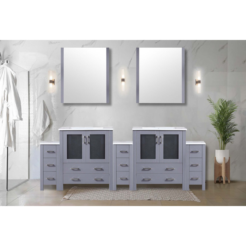 Luxueux meuble-lavabo double avec armoires latérales et miroirs pour une salle de bain élégante