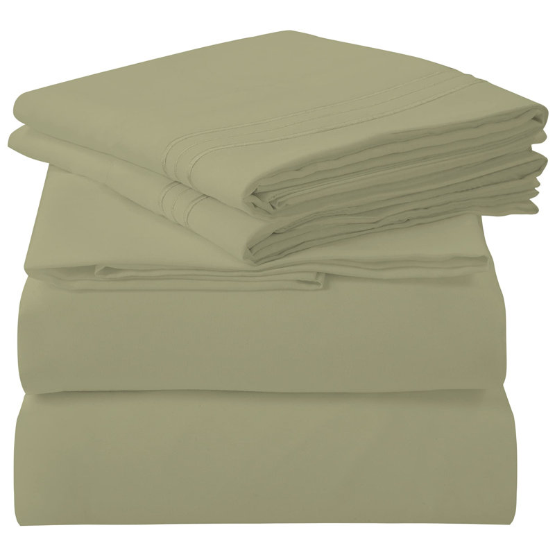 Royale Linens 4 Piece Sheets Set - Soft Brushed 1800 Microfiber Bedding - 1 Fitted and 1 Flat Sheet, 2 Pillow cases - Wrinkle Free & Fade Resistant - Hotel Luxury Bed Sheets Set