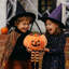 Peluches ou paniers de friandises pour Halloween