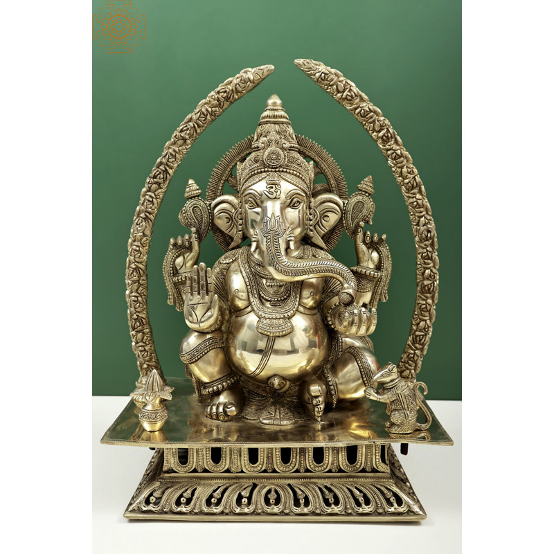 Banes à la main Ganesha
