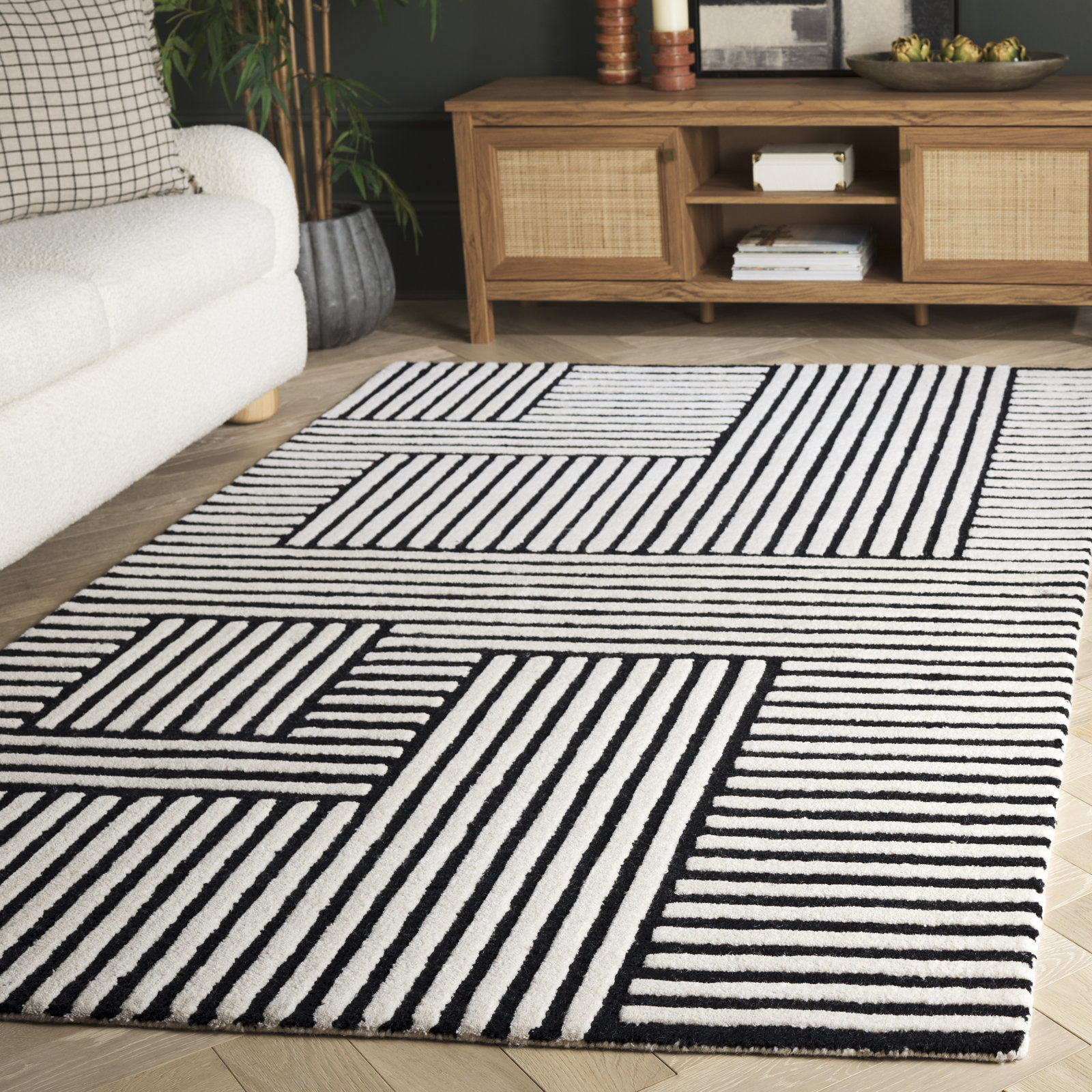 Elsbeth Ivory Black Hand-Tufted Geometric Wool Rug, Rectangle 4' x 6'